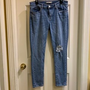 Levi’s 711 Skinny Jeans Medium Wash